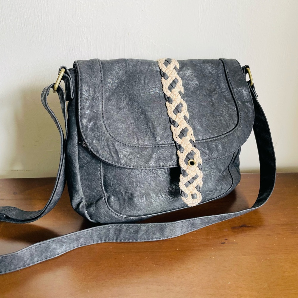 Roxy Crossbody bag - Picture 4 of 9